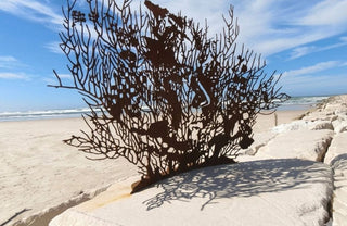 Uma Nova Obra de Arte à Beira-Mar: A Escultura Monumental de Vhils Inaugurada na Praia do Cabedelo